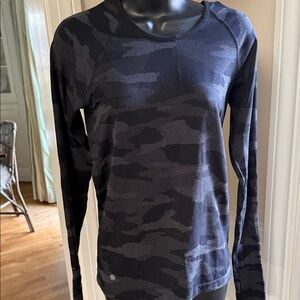Athleta Charcoal Camo Long Sleeve Top